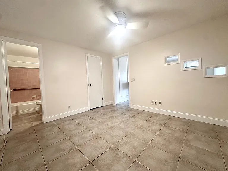 2035 Edgewater Dr #10 — Photo 12