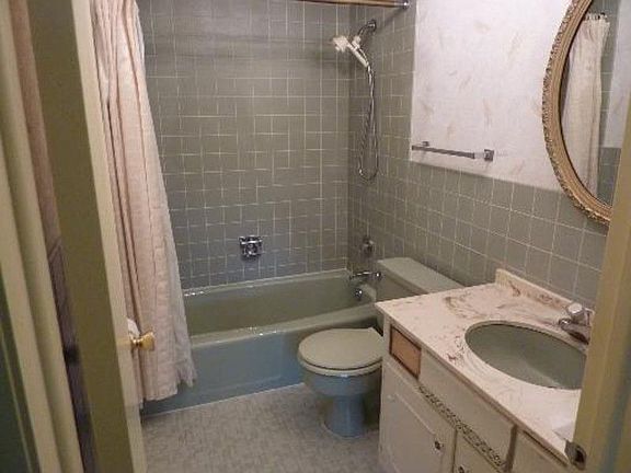 3rd image of 8210 Elmwood St #310