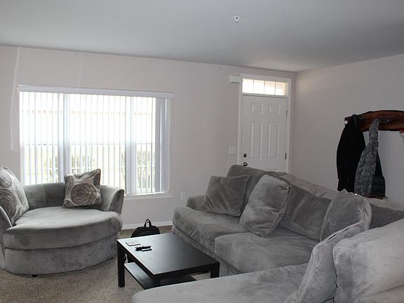 5th image of 49094 W Woods Dr