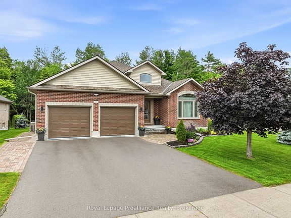 5th image of 13 Algonquin Ave
