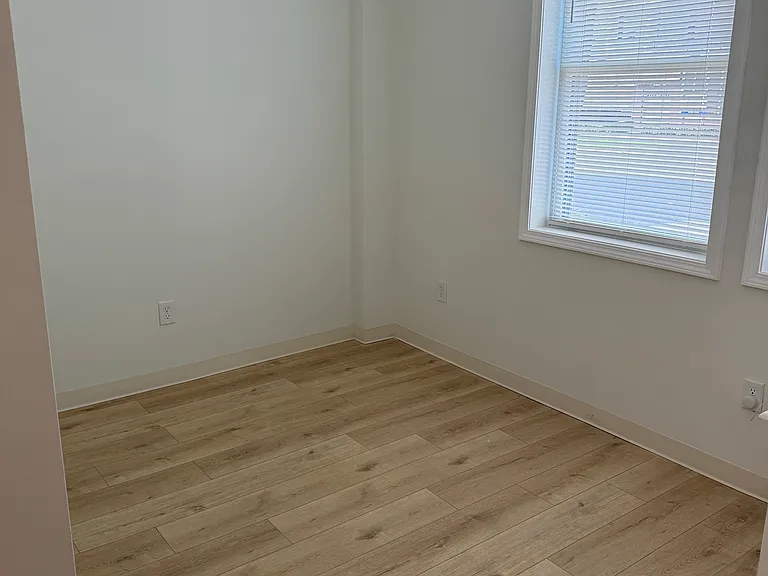 446 James St #11 — Photo 5