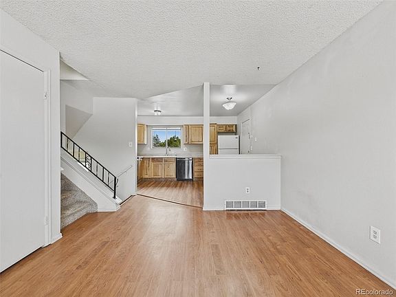 3rd image of 904 S Uravan Street
