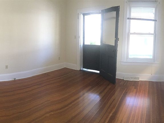 4th image of 120 Church St