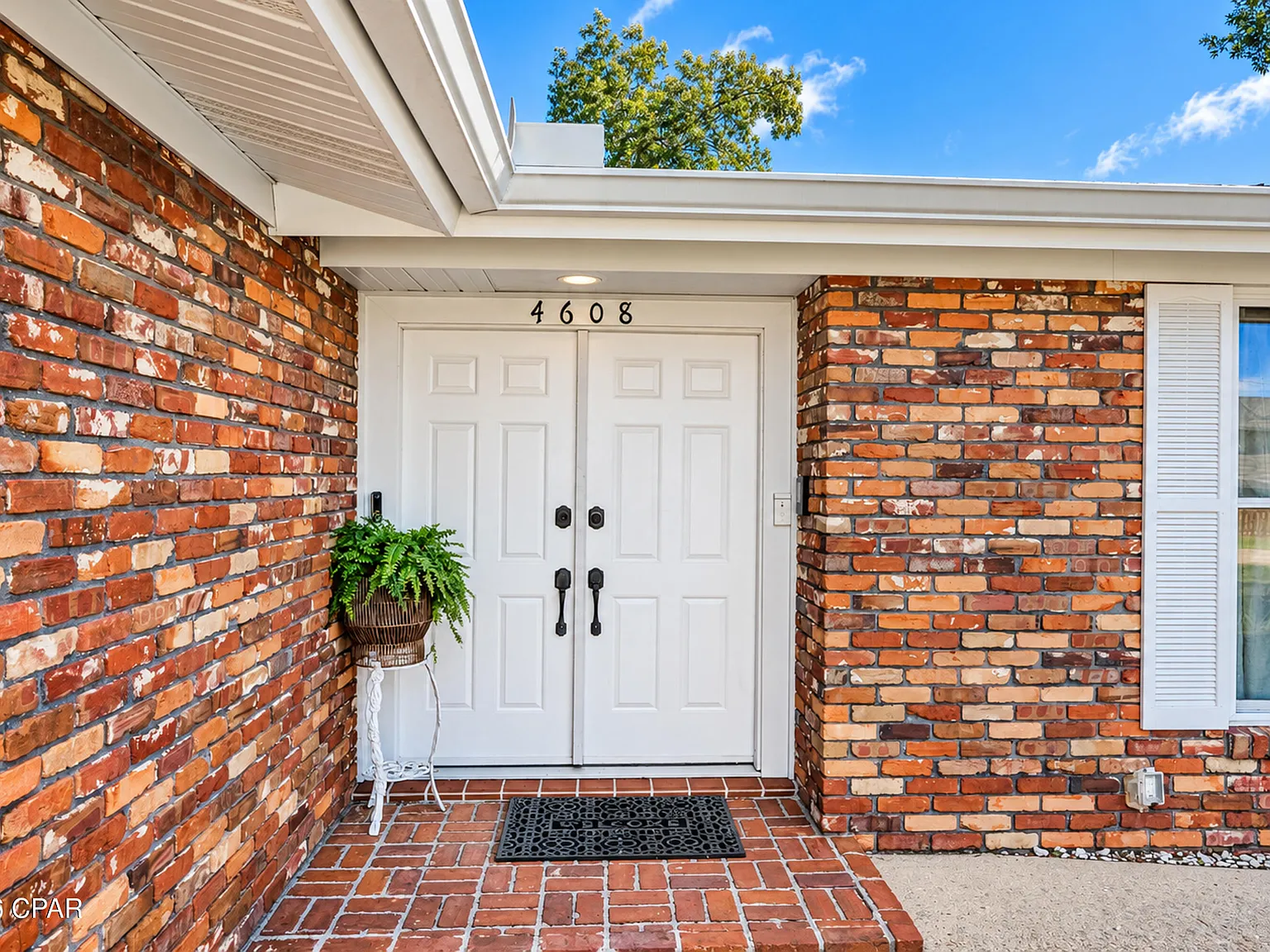 4 bed, 2336 sqft, $4,000 — Photo 4