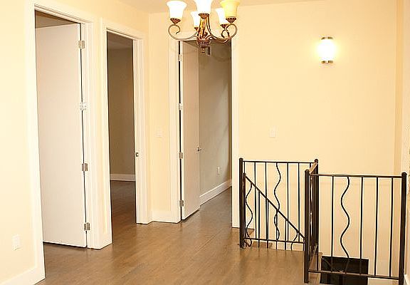 4th image of 406 Evergreen Ave #1C