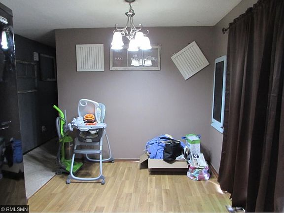 4th image of 324 Griffin St E