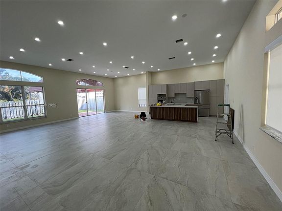 5th image of 5382 SW 33rd Ave
