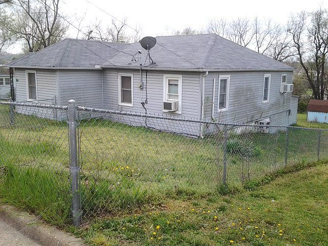 2nd image of 1033 Lincoln Ave