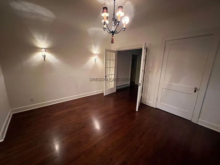 1223 Ferry St #1 — Photo 6