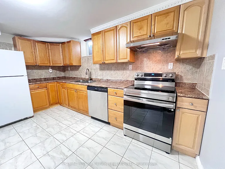 98 Elson St #BASEMENT — Photo 6
