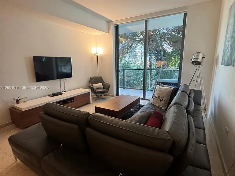 88 SW 7th St #805 — Photo 16
