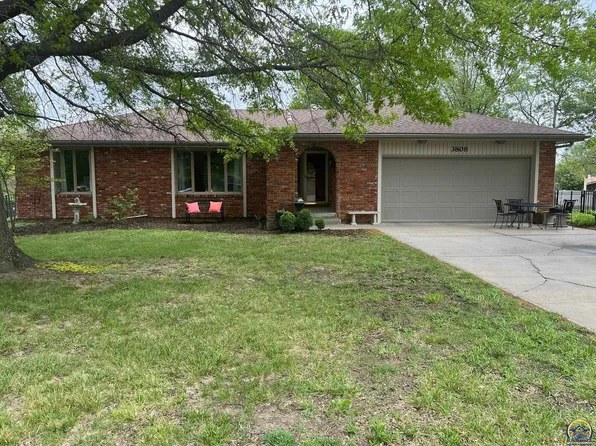 3808 SW Canterbury Town Rd, Topeka, KS 66610