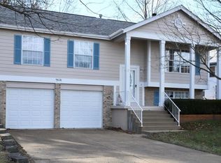 1506 Berry Leaf Ct, Ballwin, MO