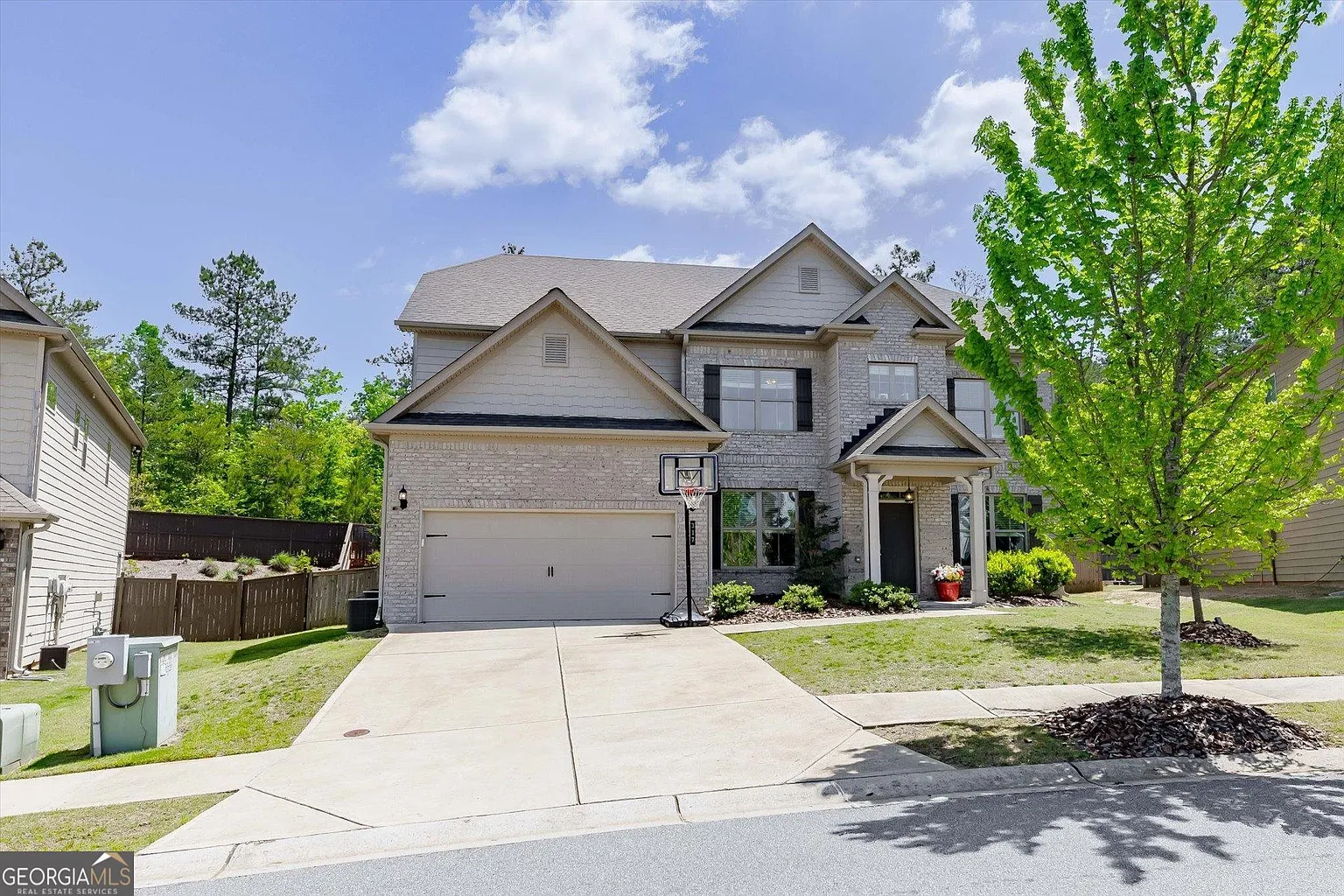 317 Hillgrove Dr photo 1