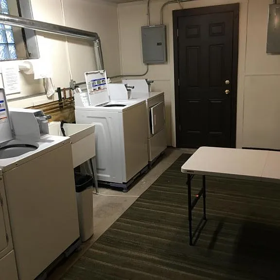 2704 N Hackett Ave #10 — Photo 8