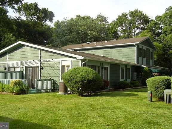 2nd image of 89 Woodway Dr