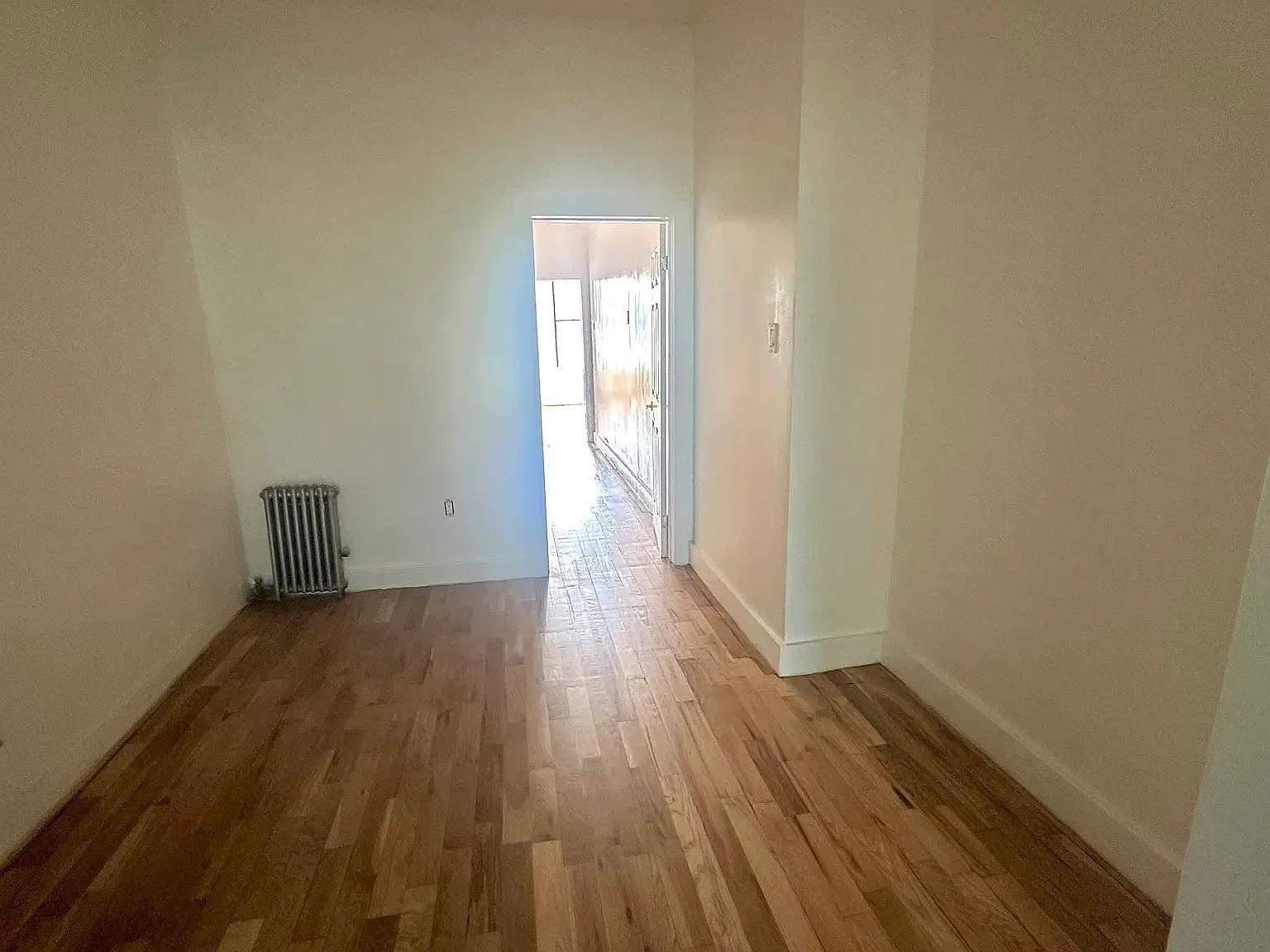 231 Irving Ave — Photo 3