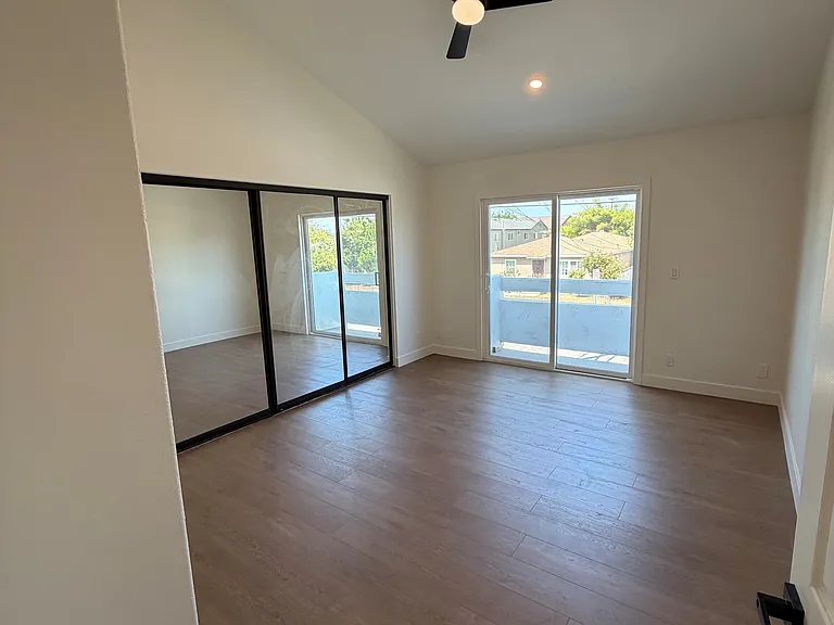 Master Bedroom - Photo 1