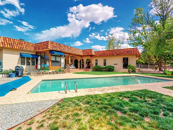 3rd image of 3313 La Mancha Dr NW