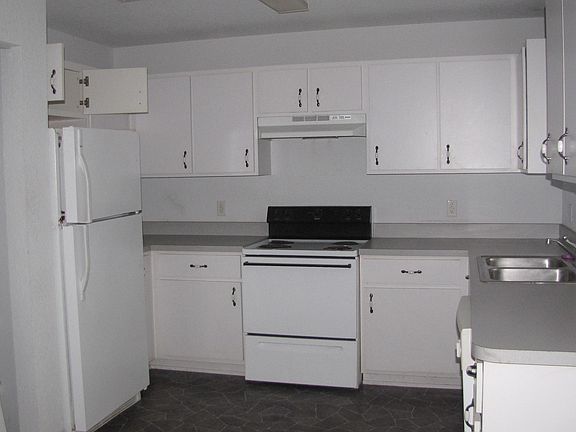 4th image of 3460 SE 147th Pl