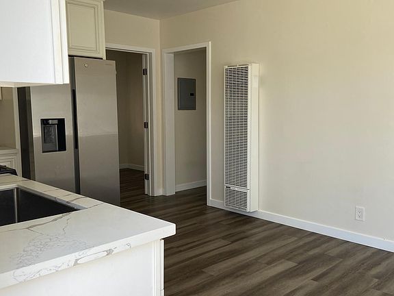 5th image of 3674 Greenfield Ave