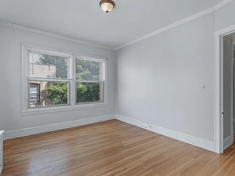 214 Oak Grove St — Photo 6