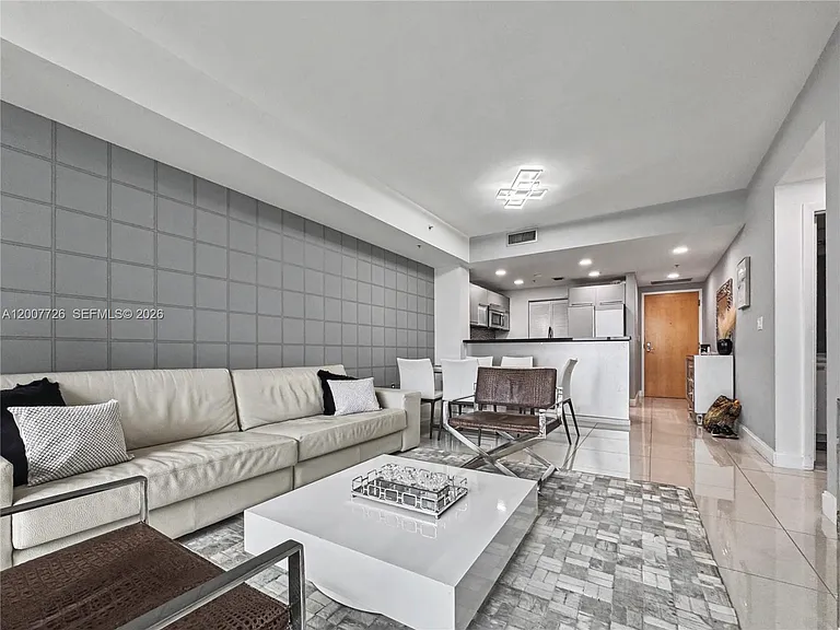 253 NE 2nd St #1003 — Photo 7