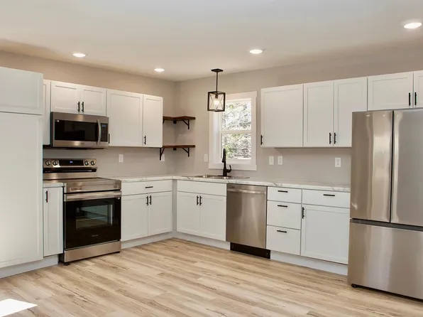 110 2nd St SE, Pelican Rapids, MN 56572