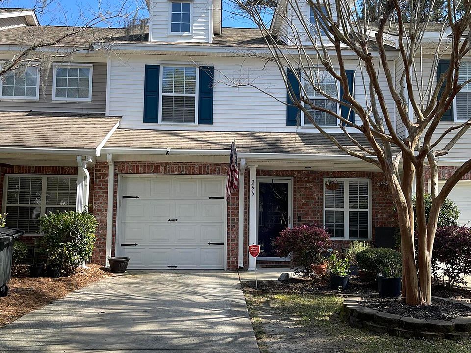 2nd image of 256 Larissa Dr
