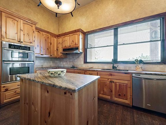 4th image of 150 Waterway Ln