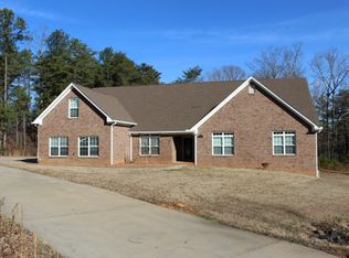 5943 Blackberry Ln, Buford, GA 30518