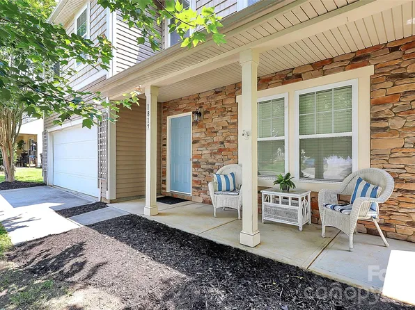 1817 Tradd Ave, Clover, SC 29710