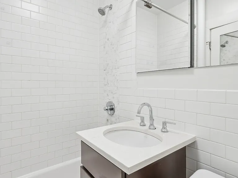 1582 1st Ave #B — Photo 7