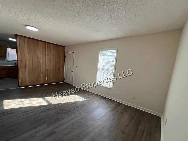 519 Leonford St — Photo 3