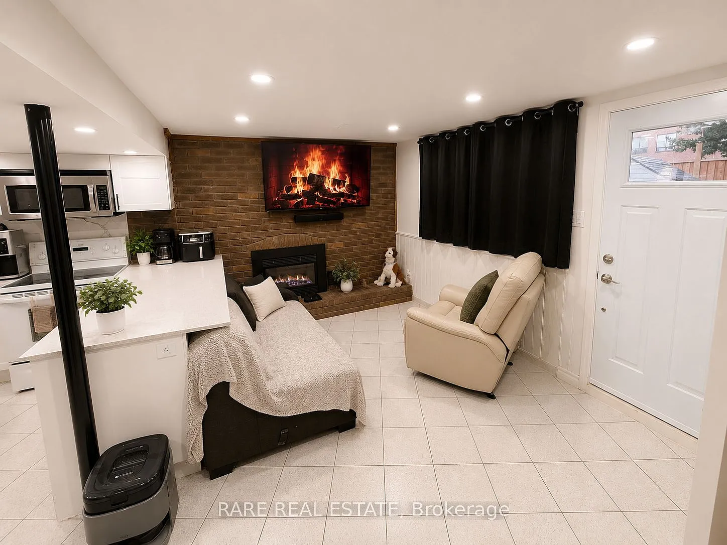 2 bed, $2,000 — Photo 3