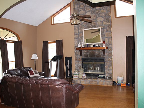 Living Room w/Fireplace