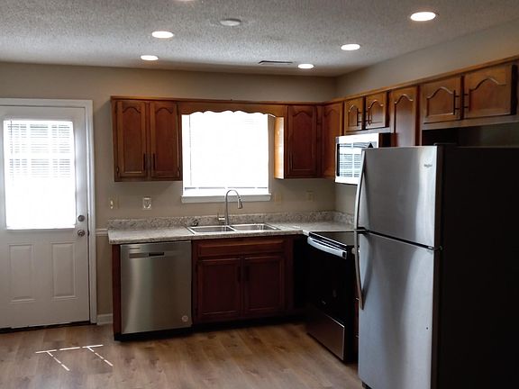 5th image of 306 Sheri Place Ln #A