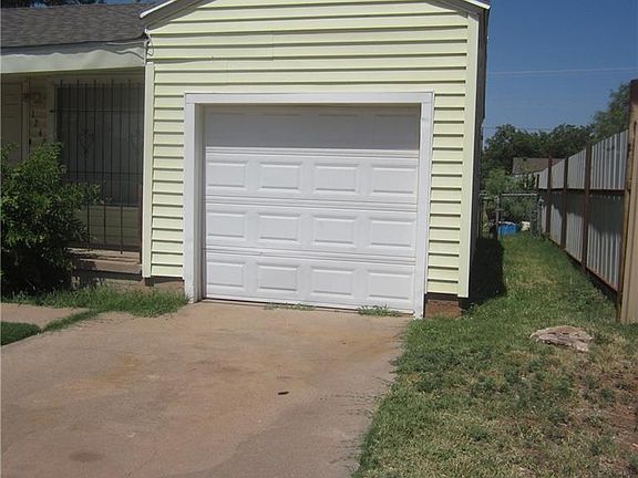 2nd image of 1242 Shelton St