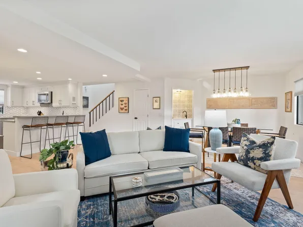 2084 Cliff Dr, Santa Barbara, CA 93109