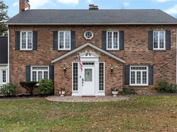 6888 Wilson Mills Rd, Gates Mills, OH 44040