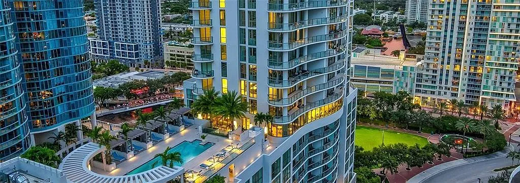 Building Photo - 100 E Las Olas Blvd #1902