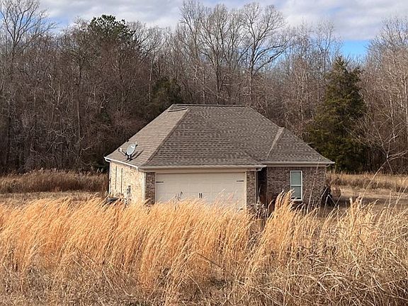 3rd image of 753 Bennett Cir
