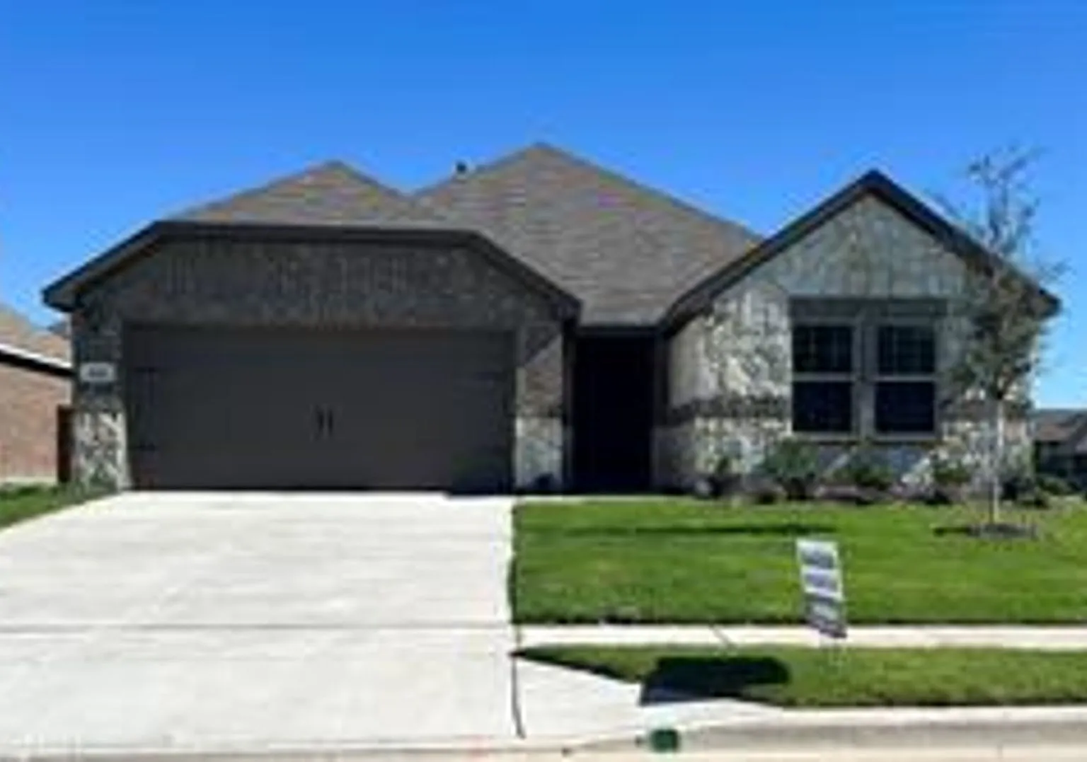 Spacious 5-Bedroom Stonehaven HomeCountry charm, city convenience! — Photo 1
