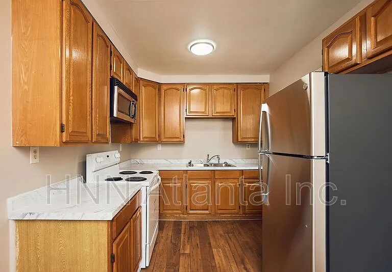 162 Hedges St SE — Photo 2
