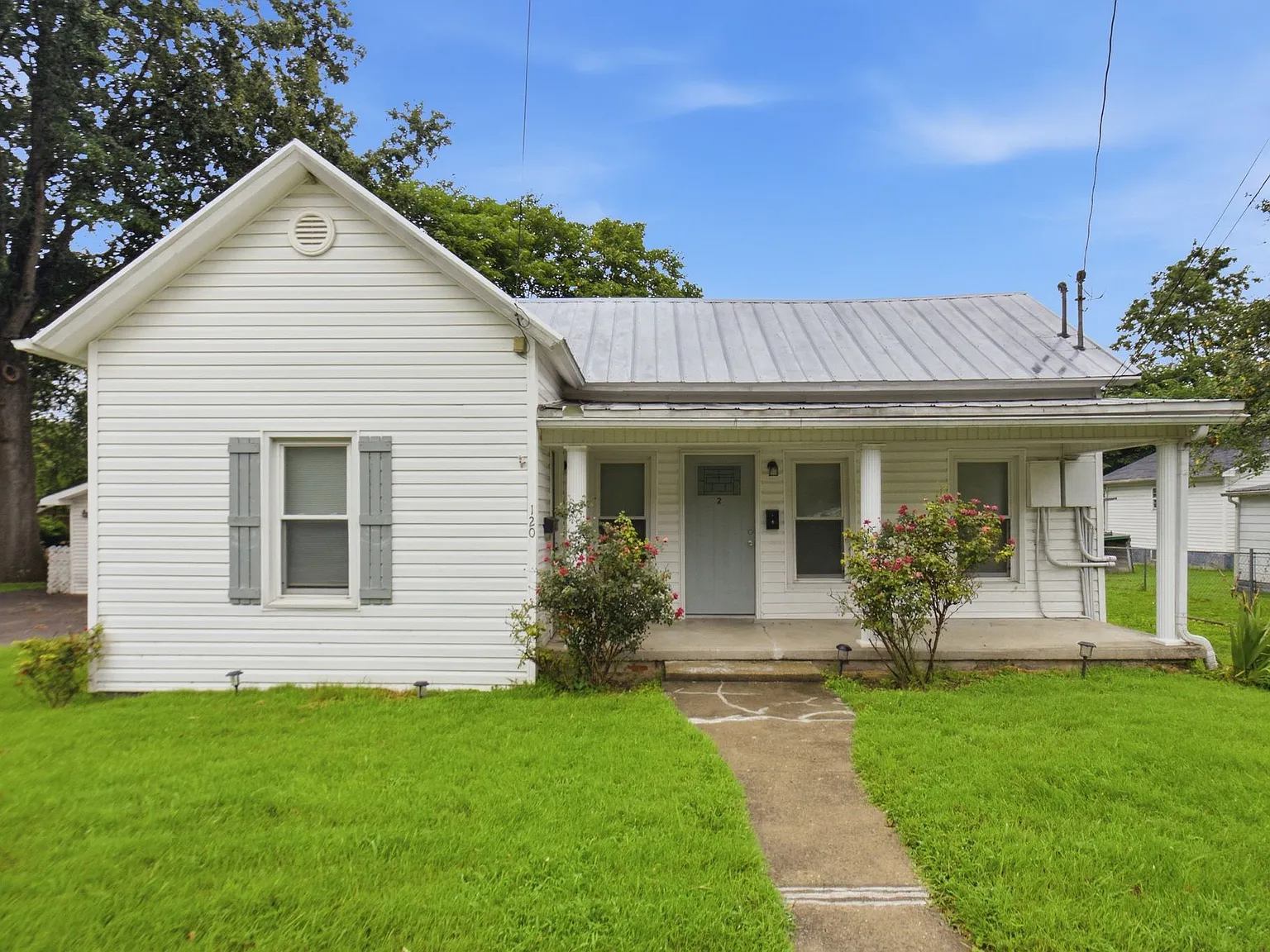 2 bed, 800 sqft, $1,000 — Photo 1