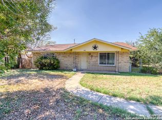449 Melody Ln, Uvalde, TX 78801