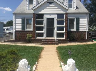 11 Fairway Rd, Essex, MD 21221