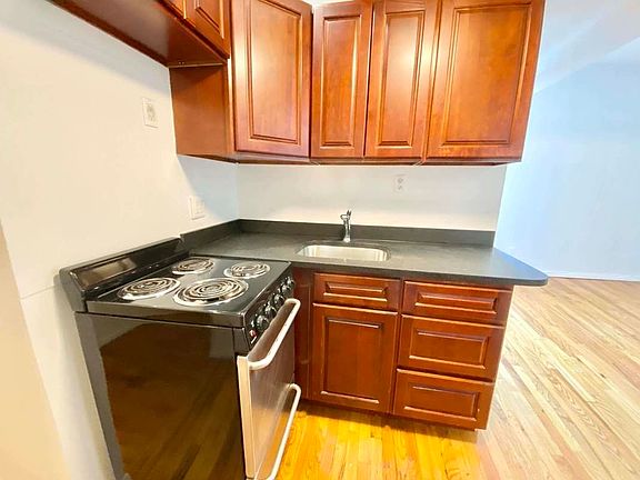 4th image of 284 W 12th St APT 10