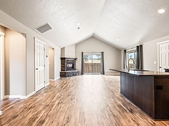 4th image of 61154 SE Geary Dr