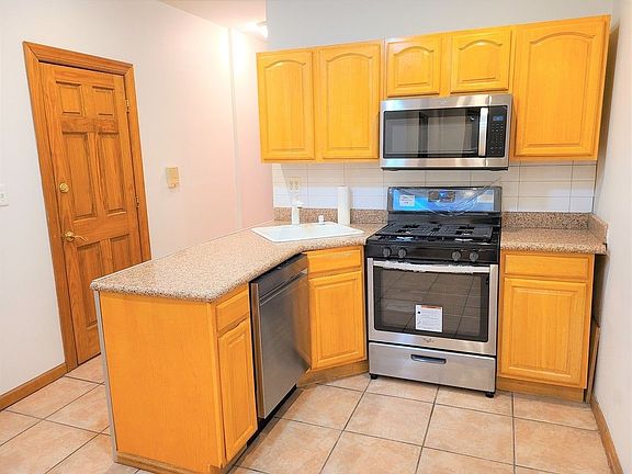 3rd image of 282 20th St #2B